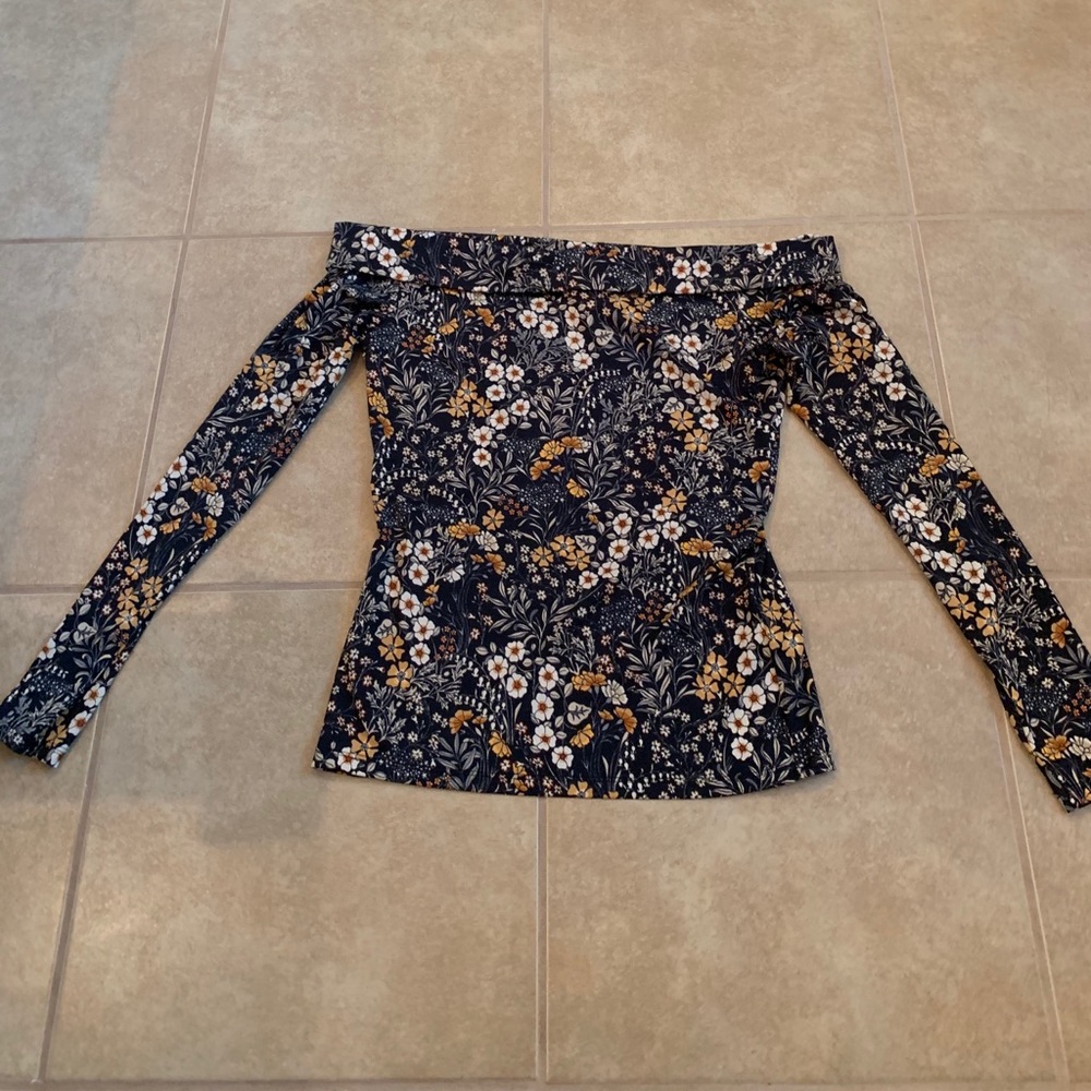 Off the shoulder H&M floral top